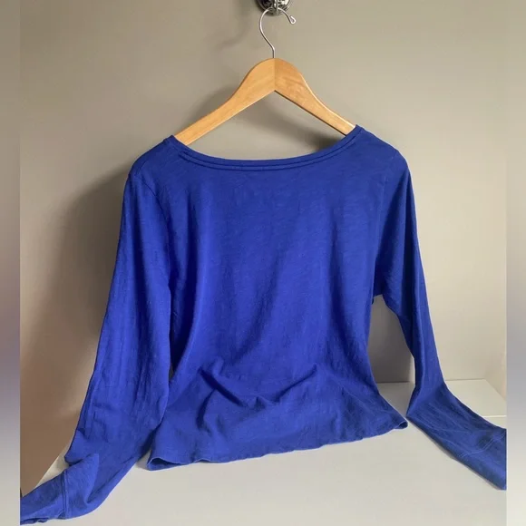 Anthropologie (Pilcro) long sleeved tshirt with front peplum and twist detail - Picture 5 of 6